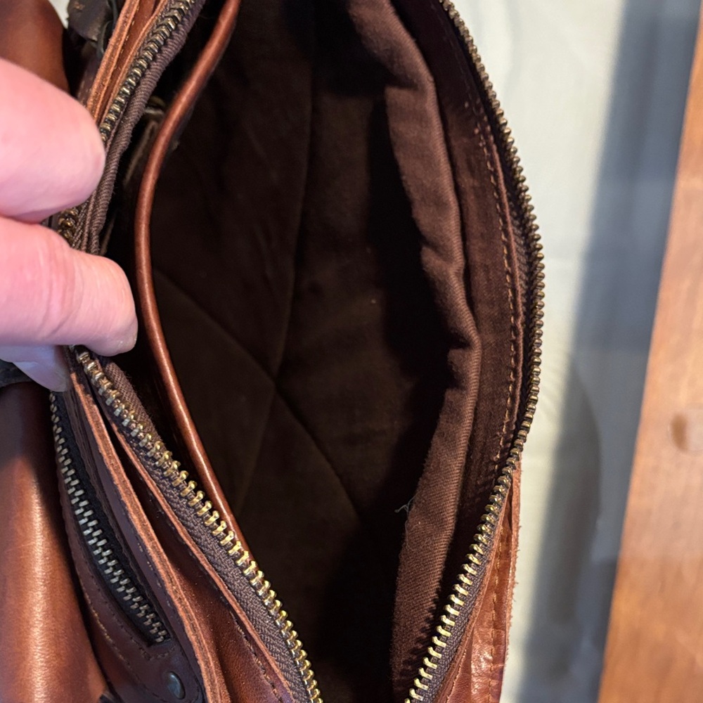 PIKOLINOS CAIMARI Rich Brown Leather Messenger Bag - Picture 12 of 16